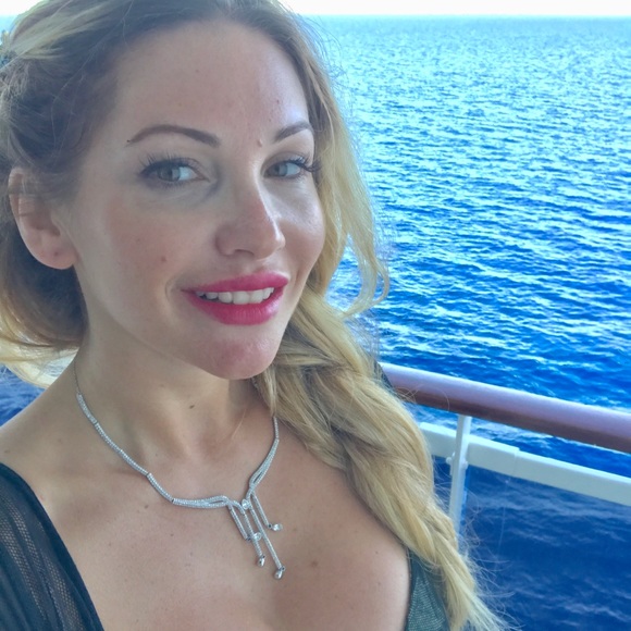 Meet your Posher, Victoria - Picture 1 of 1